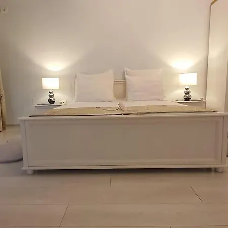 Stylish Studio Building Stefan * Mamaia