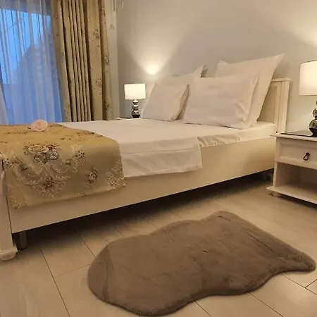 Stylish Studio Building Stefan Apartment Mamaia